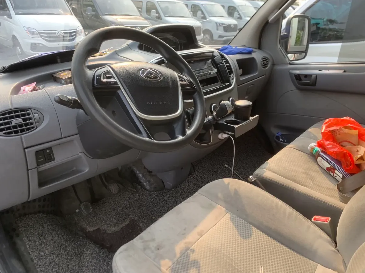 2019 MAXUS XinTu V80 2.0T 139HP L4 6MT,autocango,china used car exporter,china ev exporter,chinese used car exporter,chinese used ev exporter