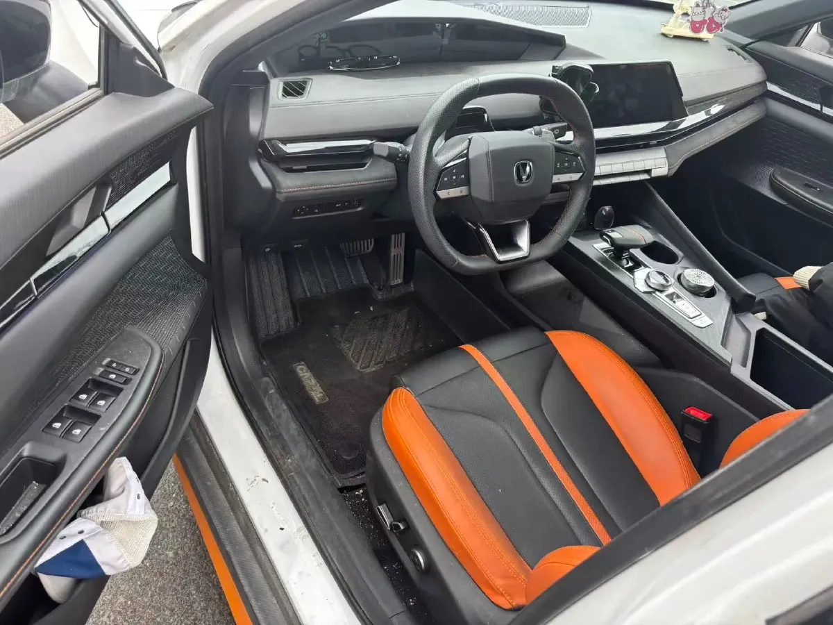 2023 ChangAn UNI-V 1.5T 188HP L4 7DCT,autocango,china used car exporter,china ev exporter,chinese used car exporter,chinese used ev exporter