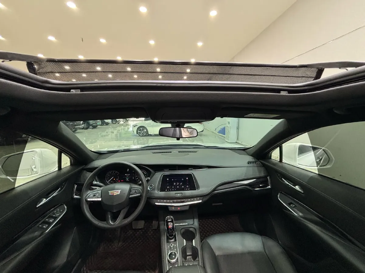 2021 Cadillac XT4 2.0T 237HP L4 9AT,autocango,china used car exporter,china ev exporter,chinese used car exporter,chinese used ev exporter