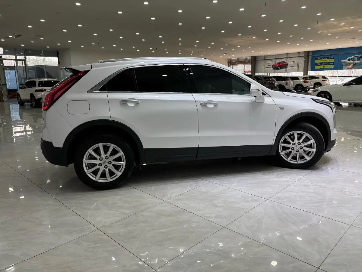 2021 Cadillac XT4 2.0T 237HP L4 9AT,autocango,china used car exporter,china ev exporter,chinese used car exporter,chinese used ev exporter