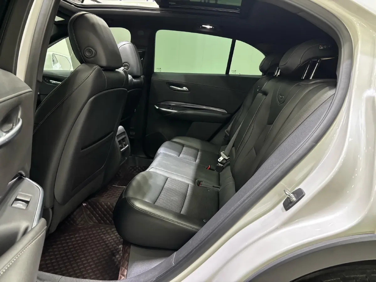 2021 Cadillac XT4 2.0T 237HP L4 9AT,autocango,china used car exporter,china ev exporter,chinese used car exporter,chinese used ev exporter