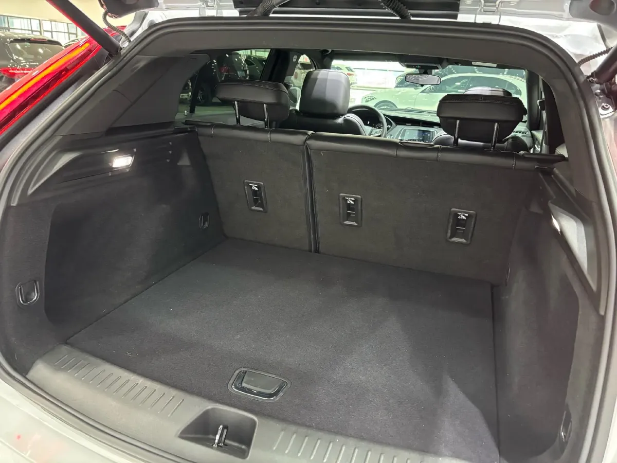 2021 Cadillac XT4 2.0T 237HP L4 9AT,autocango,china used car exporter,china ev exporter,chinese used car exporter,chinese used ev exporter