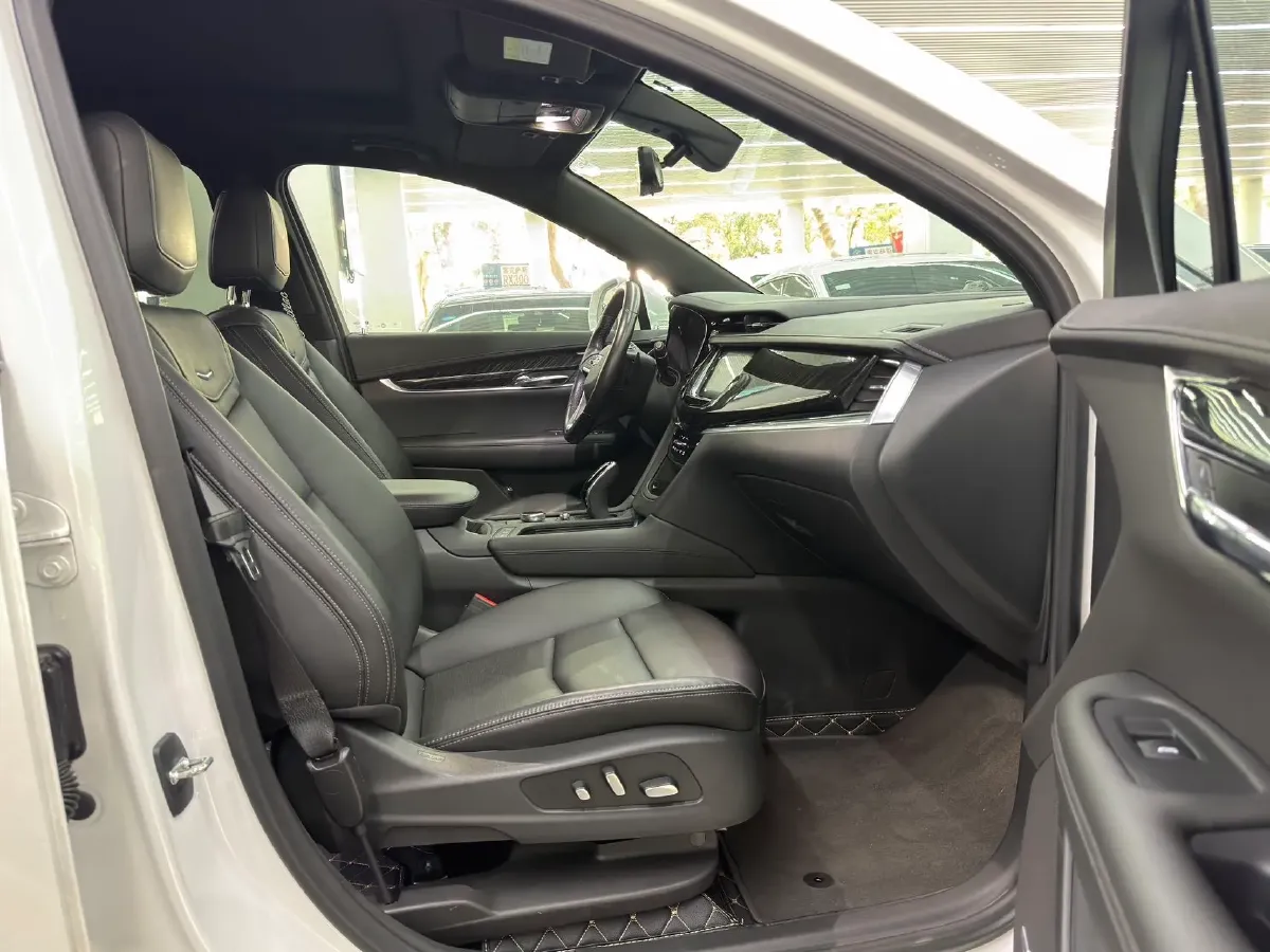 2019 Cadillac CT6 2.0T 241HP L4 10AT,autocango,china used car exporter,china ev exporter,chinese used car exporter,chinese used ev exporter