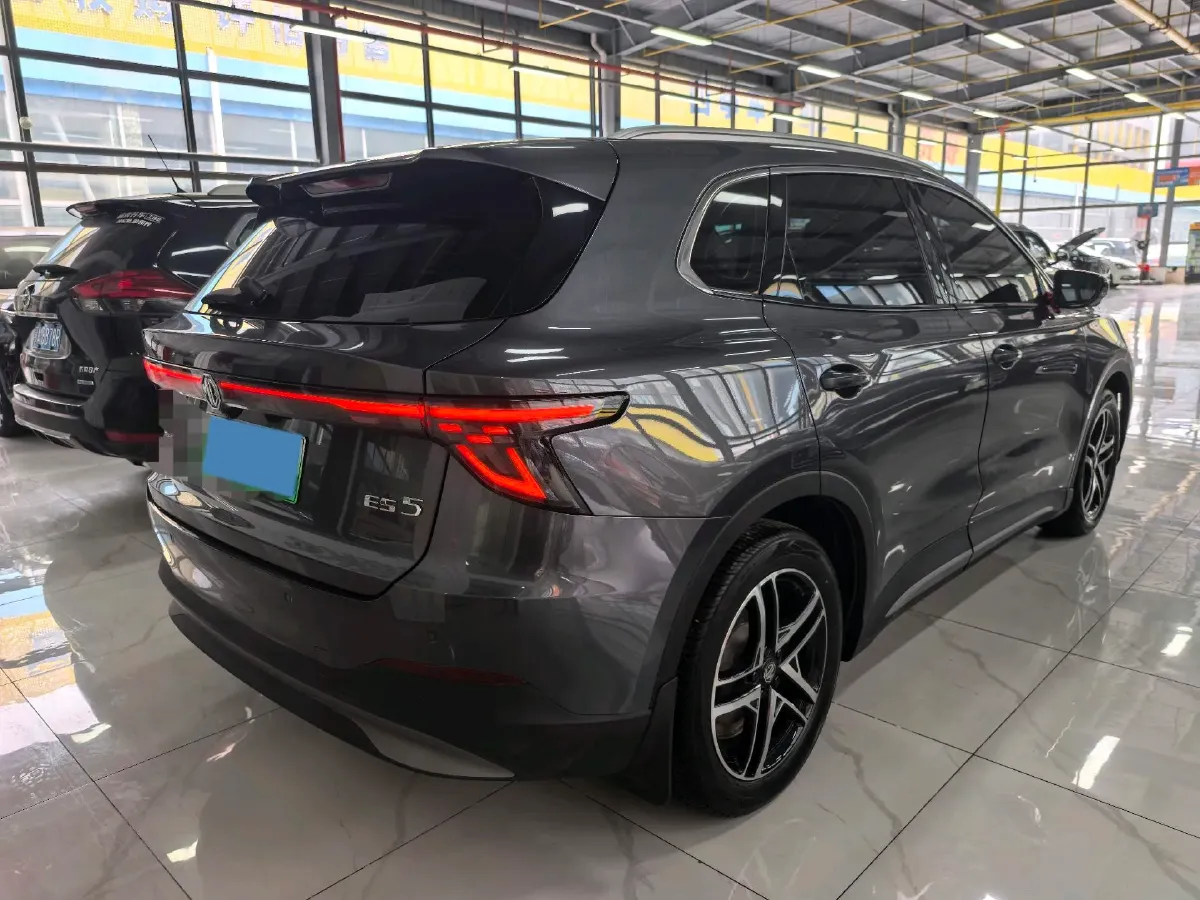 2025 MG MG ES5 BEV 62.2KWH,autocango,china used car exporter,china ev exporter,chinese used car exporter,chinese used ev exporter