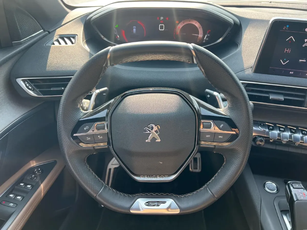 2017 Peugeot 5008 1.8T 204HP L4 6AT,autocango,china used car exporter,china ev exporter,chinese used car exporter,chinese used ev exporter