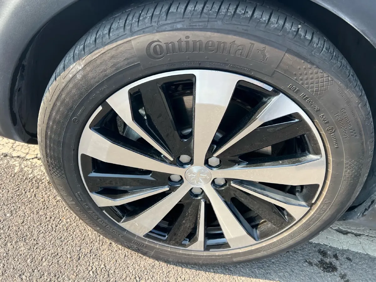 2017 Peugeot 5008 1.8T 204HP L4 6AT,autocango,china used car exporter,china ev exporter,chinese used car exporter,chinese used ev exporter