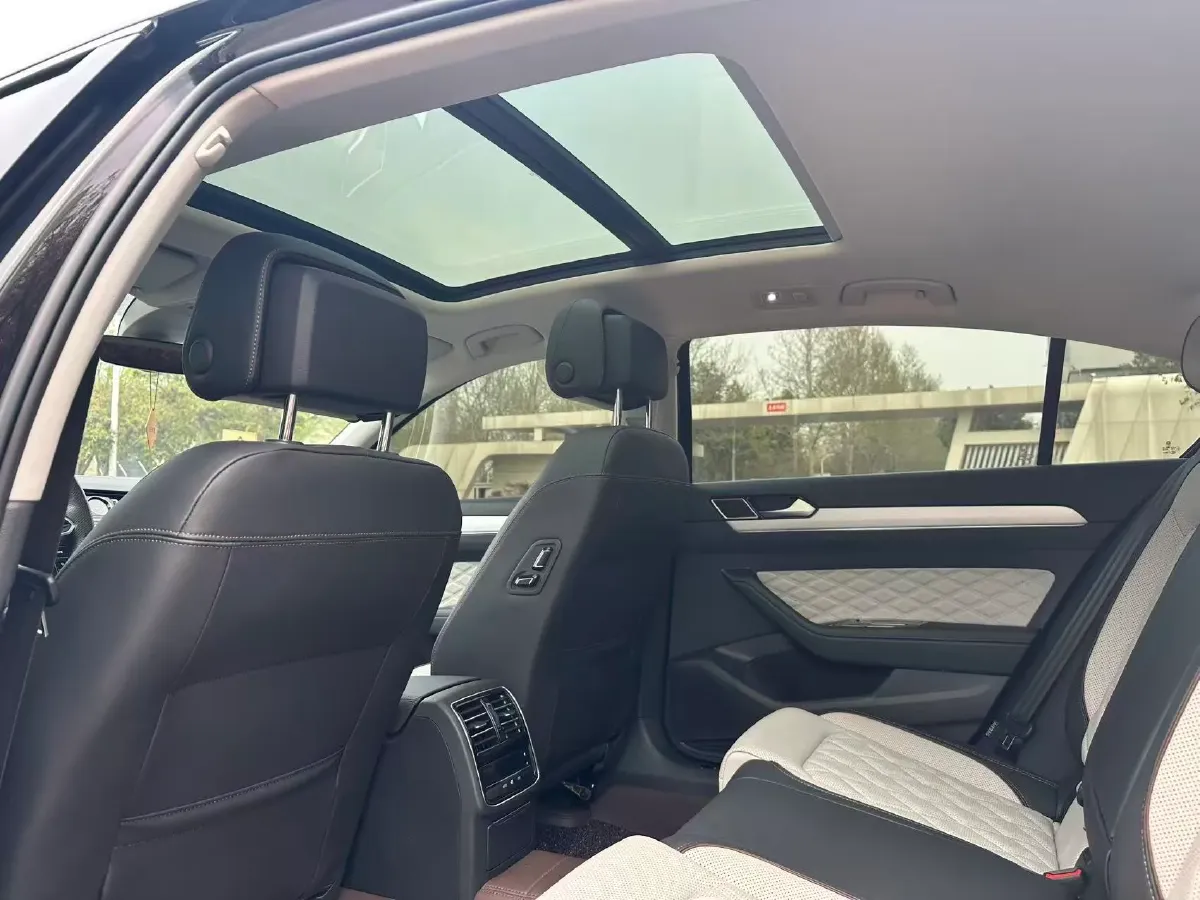 2023 Volkswagen Magotan 2.0T 186HP L4 7DCT,autocango,china used car exporter,china ev exporter,chinese used car exporter,chinese used ev exporter