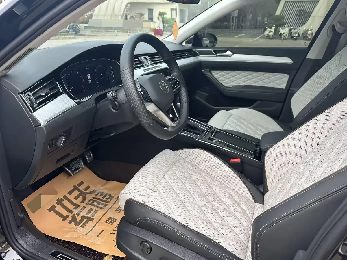 2023 Volkswagen Magotan 2.0T 186HP L4 7DCT,autocango,china used car exporter,china ev exporter,chinese used car exporter,chinese used ev exporter