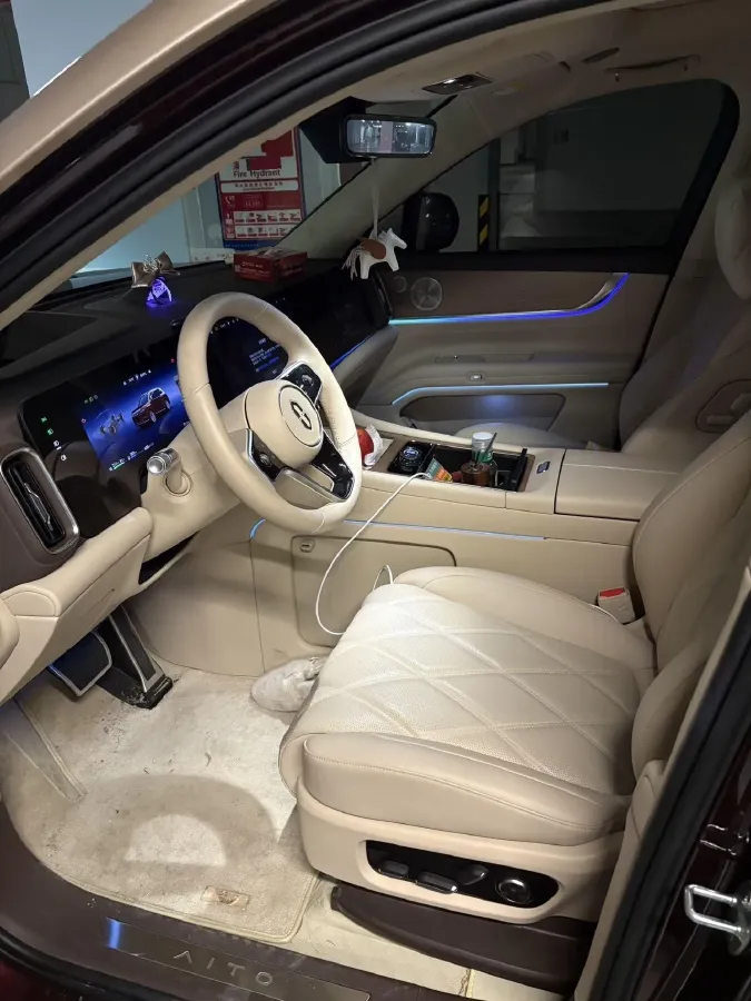 2025 AITO AITO M9 REEV 160HP REEV 52KWH,autocango,china used car exporter,china ev exporter,chinese used car exporter,chinese used ev exporter