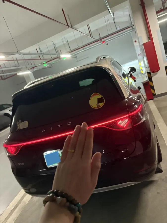 2025 AITO AITO M9 REEV 160HP REEV 52KWH,autocango,china used car exporter,china ev exporter,chinese used car exporter,chinese used ev exporter