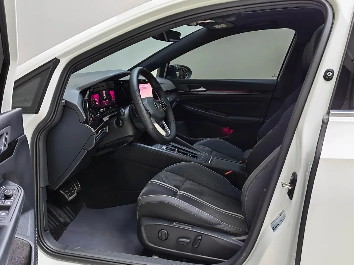 2023 Volkswagen Golf 1.4T 150HP L4 7DCT,autocango,china used car exporter,china ev exporter,chinese used car exporter,chinese used ev exporter