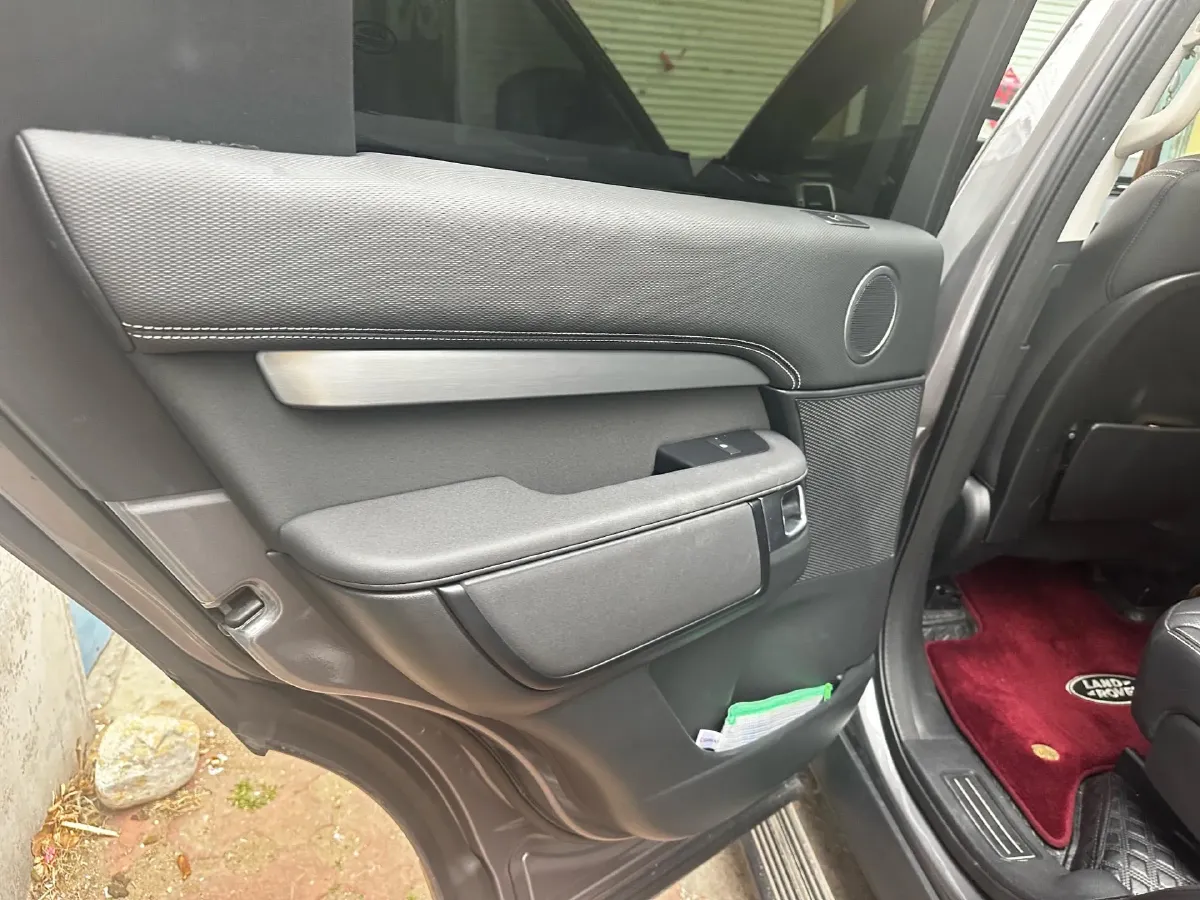 2021 Land Rover Discovery 3.0T 360HP L6 8AT,autocango,china used car exporter,china ev exporter,chinese used car exporter,chinese used ev exporter