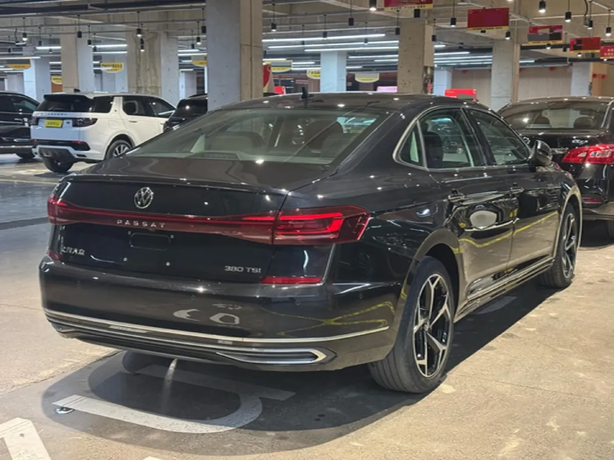 2024 Volkswagen Passat 2.0T 220HP L4 7DCT,autocango,china used car exporter,china ev exporter,chinese used car exporter,chinese used ev exporter