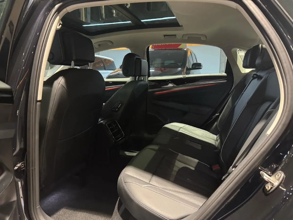 2024 Volkswagen Passat 2.0T 220HP L4 7DCT,autocango,china used car exporter,china ev exporter,chinese used car exporter,chinese used ev exporter