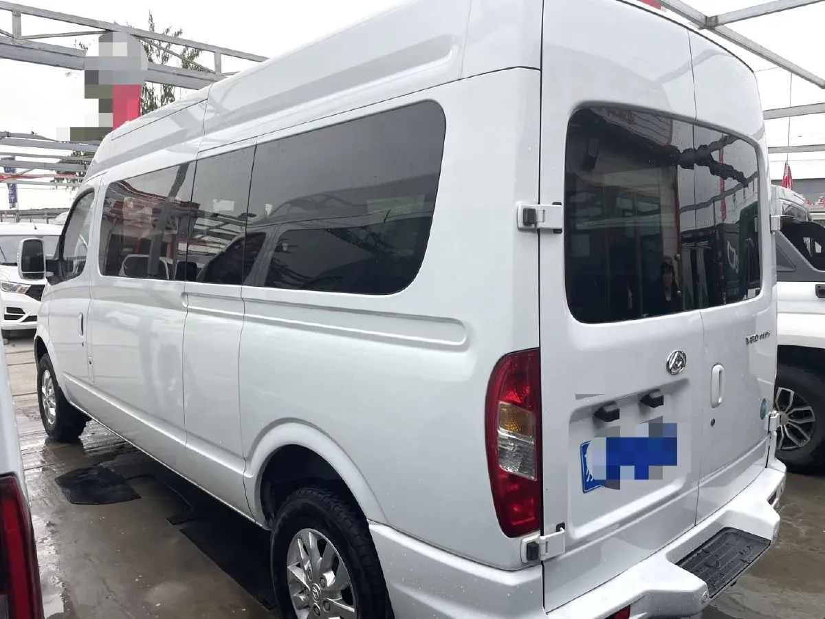2019 MAXUS XinTu V80 2.0T 139HP L4 6MT,autocango,china used car exporter,china ev exporter,chinese used car exporter,chinese used ev exporter