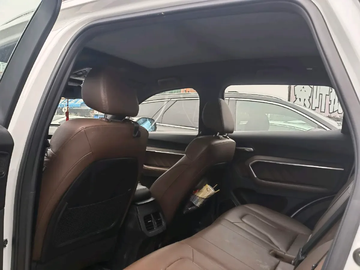 2017 Haval H6 2.0T 197HP L4 7DCT,autocango,china used car exporter,china ev exporter,chinese used car exporter,chinese used ev exporter