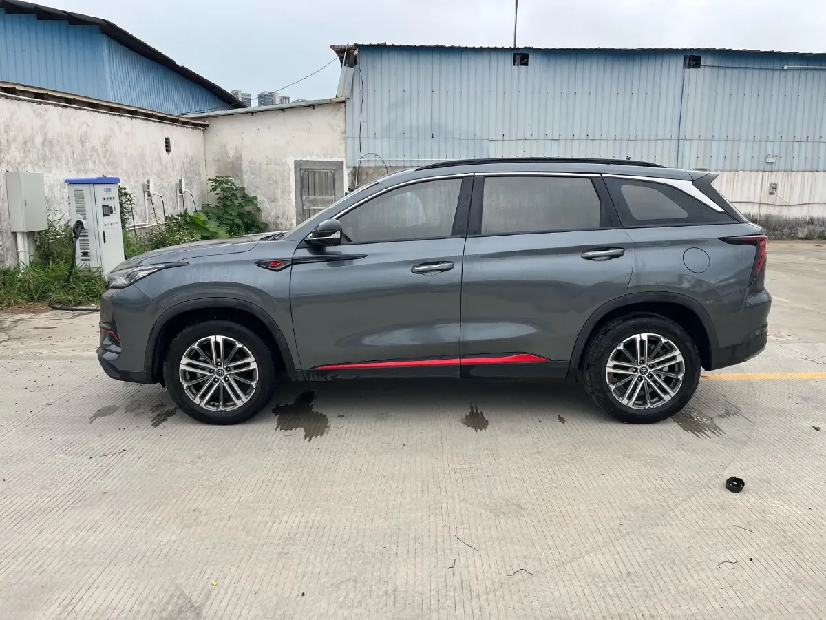2022 ChangAn CS75 Plus 1.5T 178HP L4 6AT,autocango,china used car exporter,china ev exporter,chinese used car exporter,chinese used ev exporter