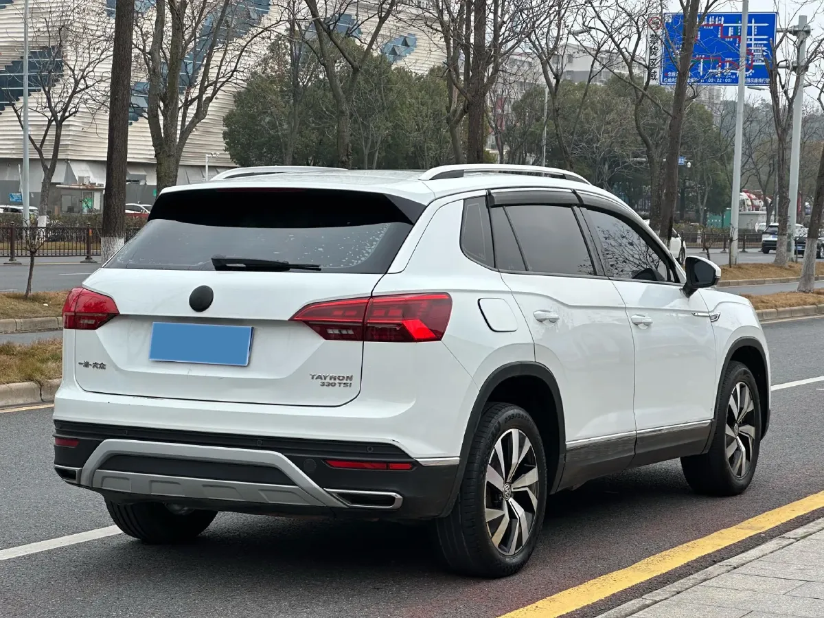 2019 Jeep Cherokee 2.0T 234HP L4 9AT,autocango,china used car exporter,china ev exporter,chinese used car exporter,chinese used ev exporter