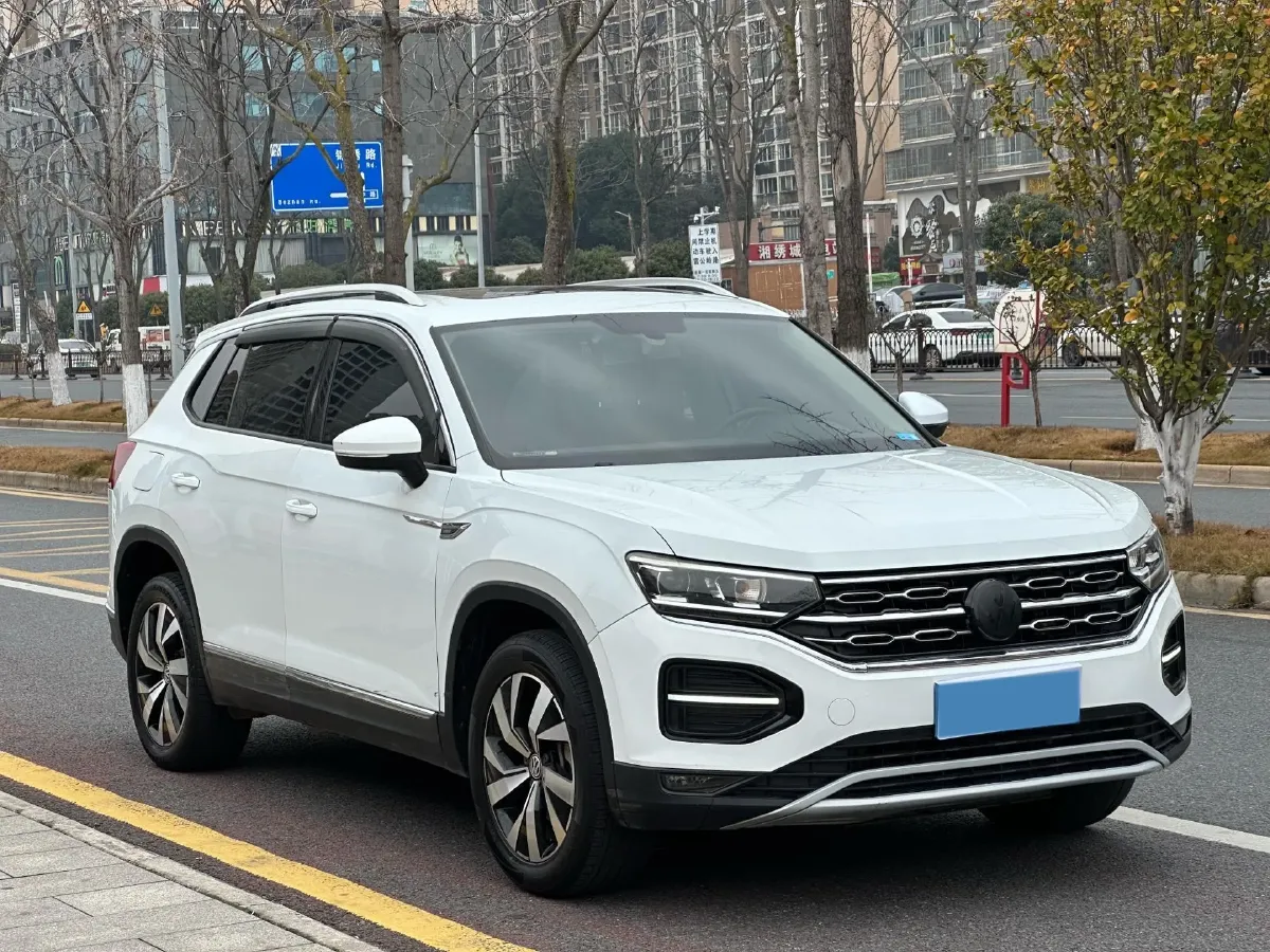 2019 Jeep Cherokee 2.0T 234HP L4 9AT,autocango,china used car exporter,china ev exporter,chinese used car exporter,chinese used ev exporter