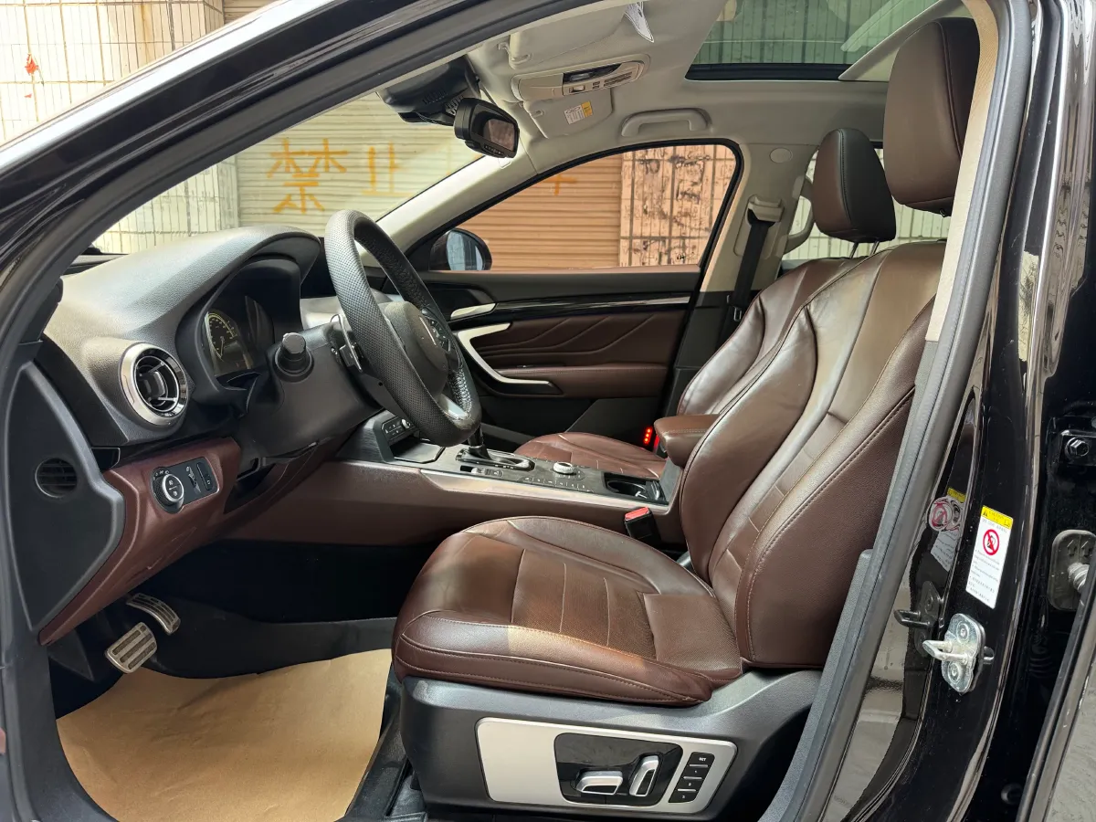 2017 WEY VV7 2.0T 234HP L4 7DCT,autocango,china used car exporter,china ev exporter,chinese used car exporter,chinese used ev exporter