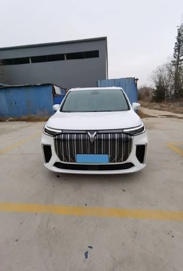 2022 Voyah Dream BEV 82KWH,autocango,china used car exporter,china ev exporter,chinese used car exporter,chinese used ev exporter