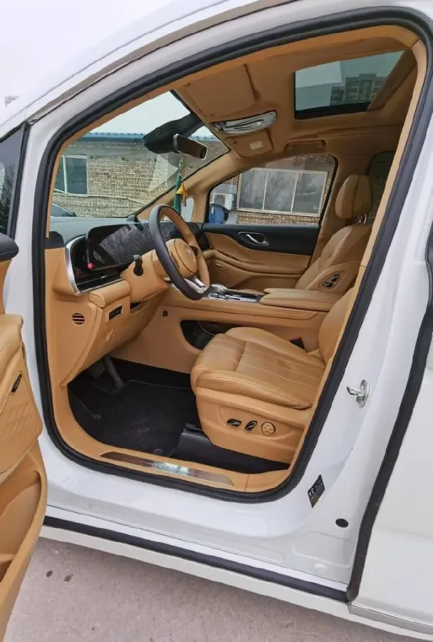 2022 Voyah Dream BEV 82KWH,autocango,china used car exporter,china ev exporter,chinese used car exporter,chinese used ev exporter