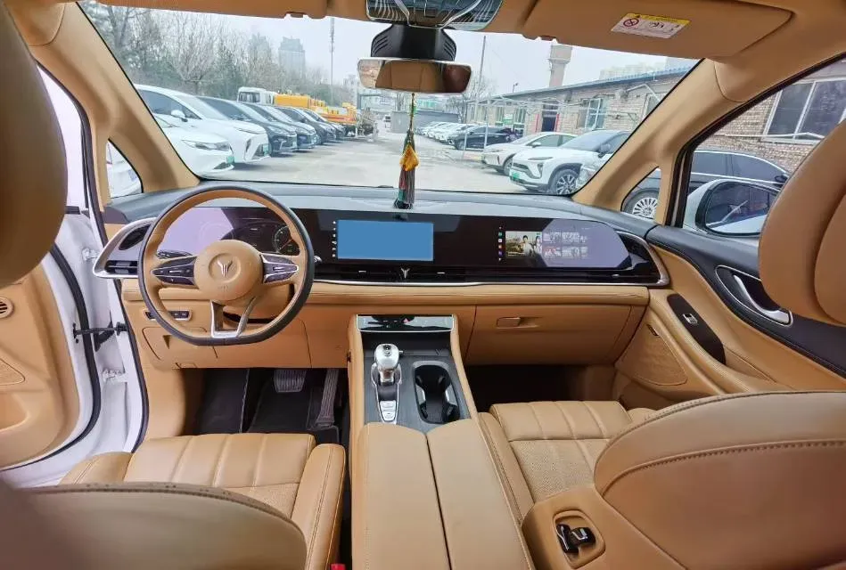 2022 Voyah Dream BEV 82KWH,autocango,china used car exporter,china ev exporter,chinese used car exporter,chinese used ev exporter