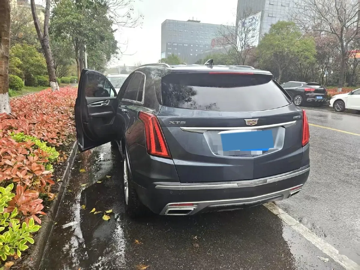 2023 Cadillac XT5 2.0T 237HP L4 9AT,autocango,china used car exporter,china ev exporter,chinese used car exporter,chinese used ev exporter