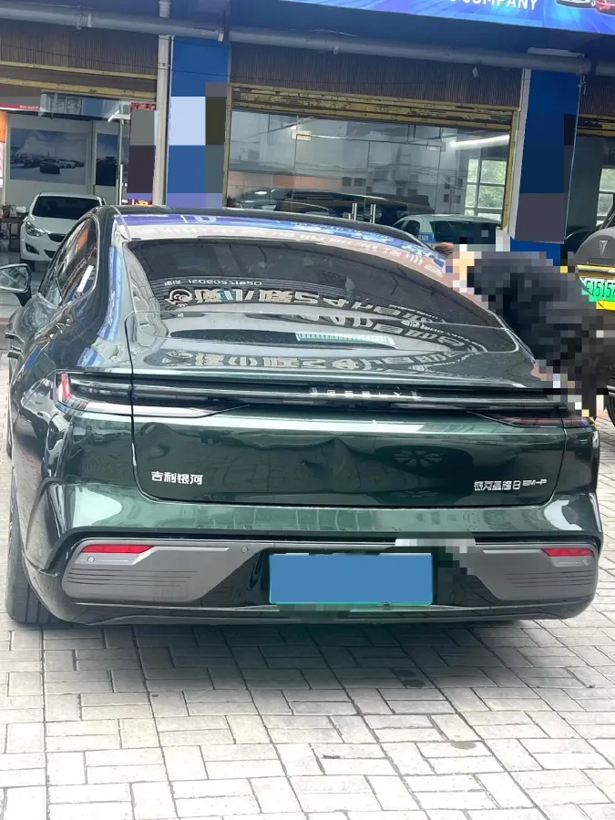 2025 Geely Galaxy Starshine 8 1.5T 163HP L4 3DHT PHEV 27.69KWH,autocango,china used car exporter,china ev exporter,chinese used car exporter,chinese used ev exporter