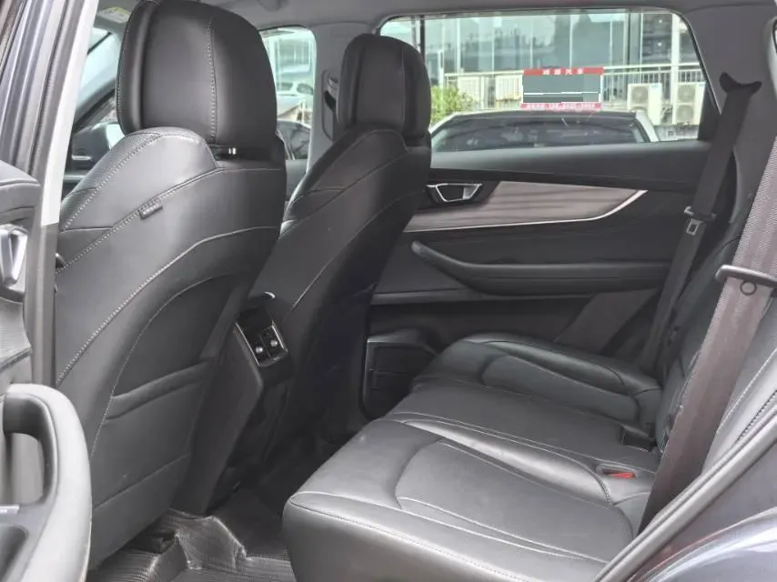 2022 Chery Tiggo 8 Plus 1.6T 197HP L4 7DCT,autocango,china used car exporter,china ev exporter,chinese used car exporter,chinese used ev exporter