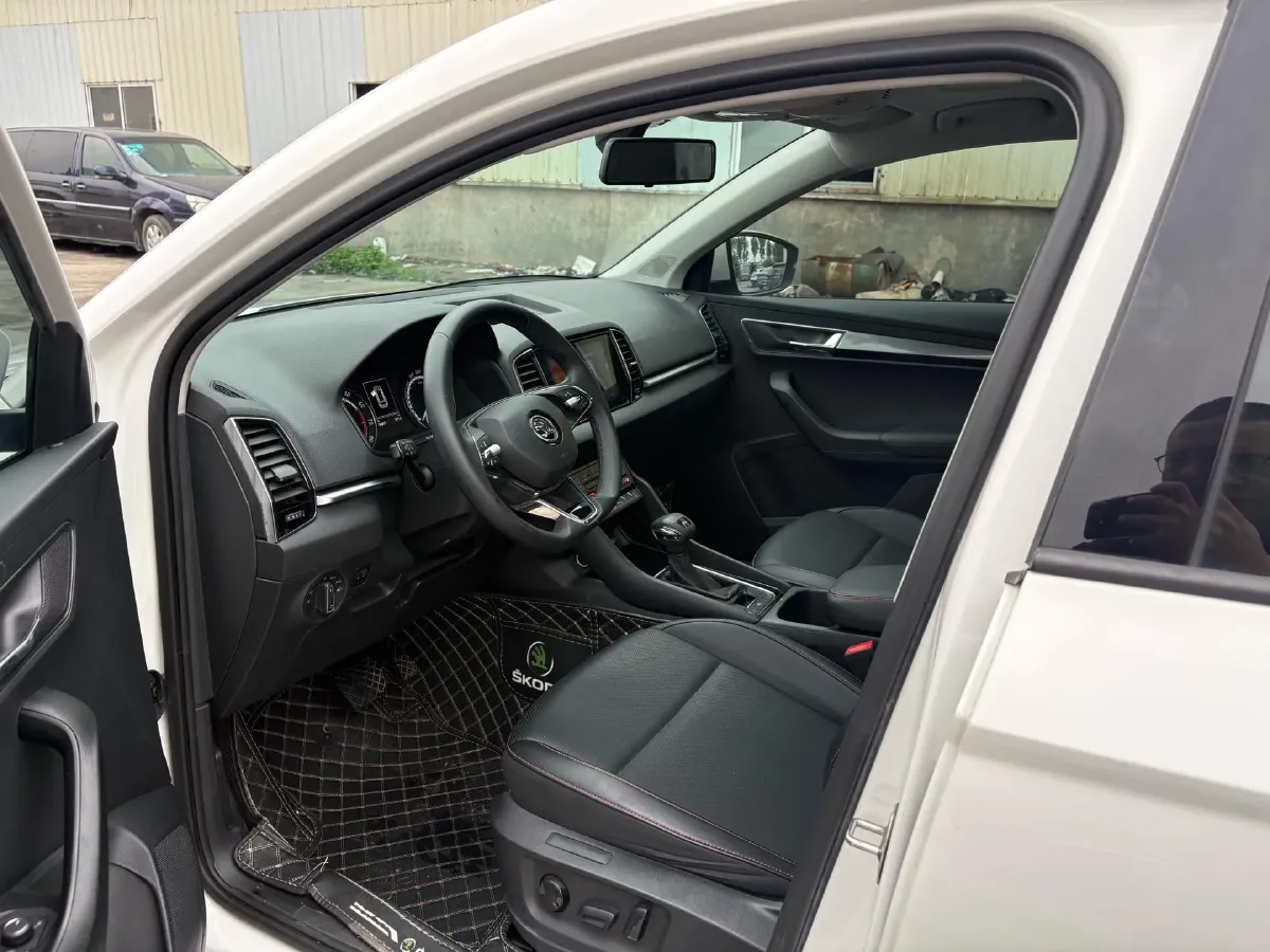 2022 Skoda Karoq 1.4T 150HP L4 7DCT,autocango,china used car exporter,china ev exporter,chinese used car exporter,chinese used ev exporter