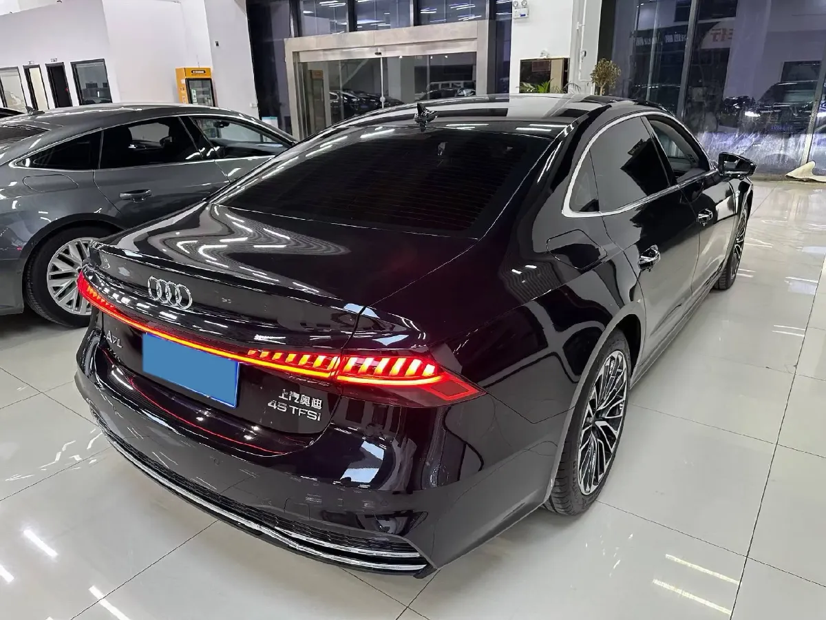 2024 Audi A7L 2.0T 245HP L4 7DCT,autocango,china used car exporter,china ev exporter,chinese used car exporter,chinese used ev exporter