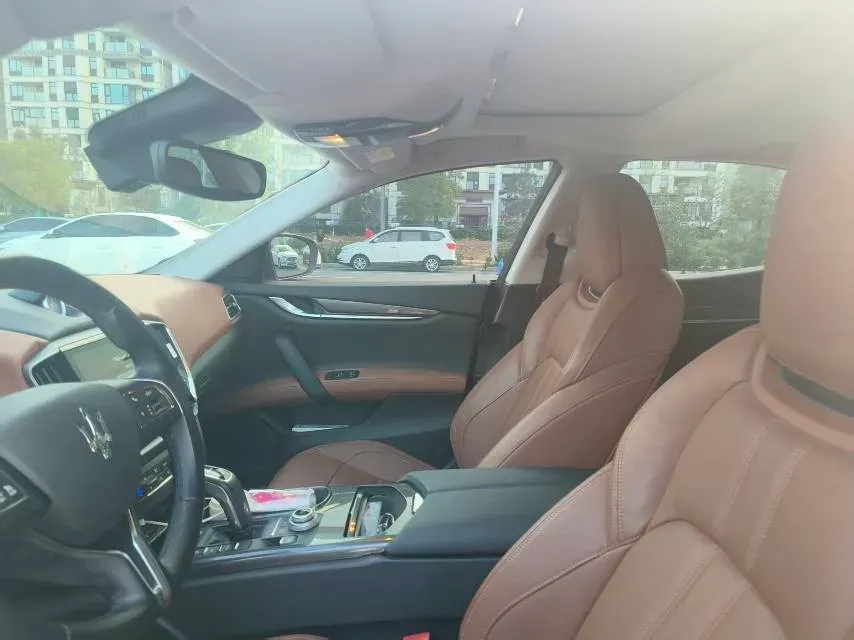 2021 Maserati Ghibli 3.0T 350HP V6 8AT,autocango,china used car exporter,china ev exporter,chinese used car exporter,chinese used ev exporter