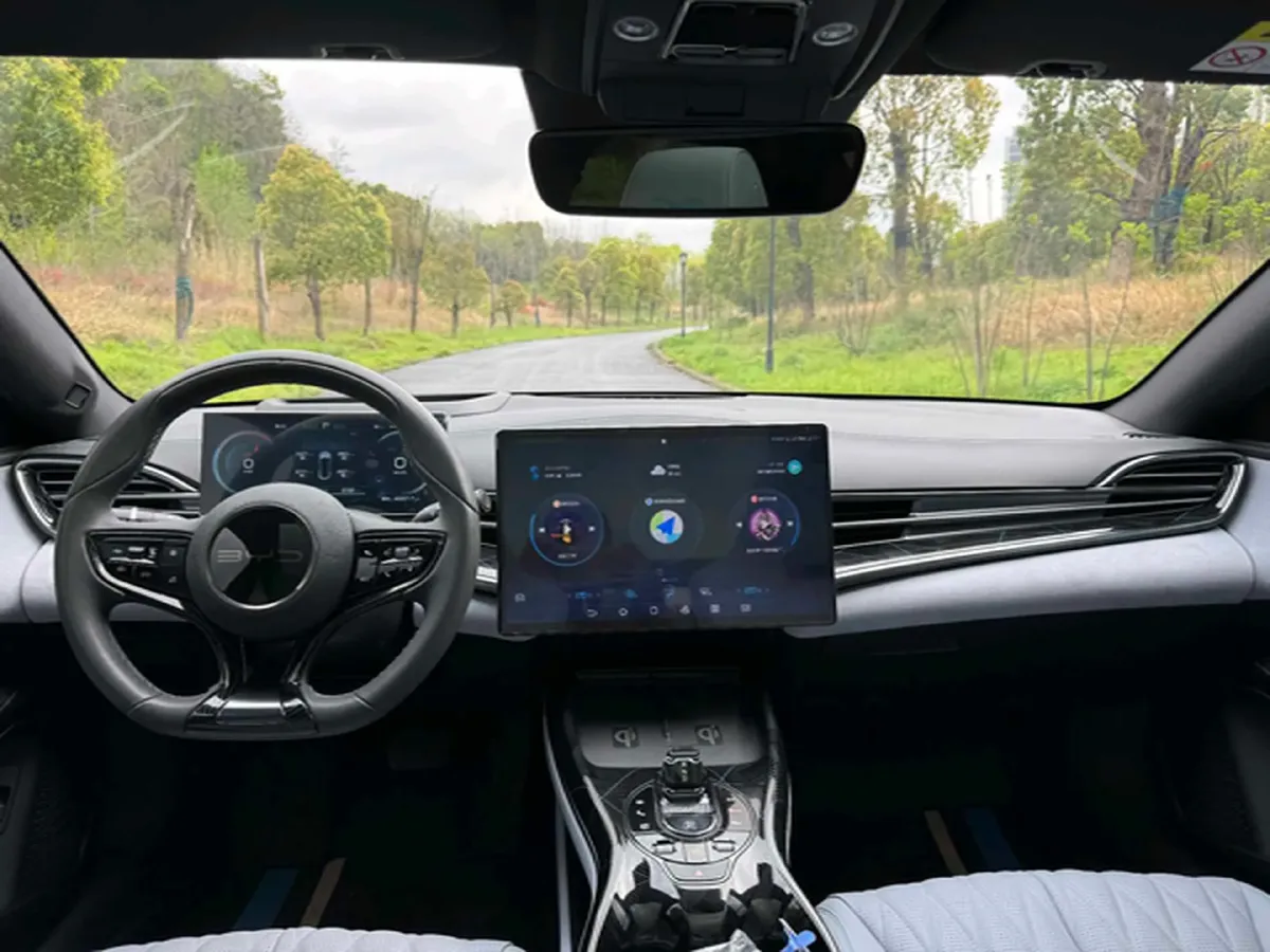 2022 AITO AITO M5 Range Extended 125HP REEV 40KWH,autocango,china used car exporter,china ev exporter,chinese used car exporter,chinese used ev exporter