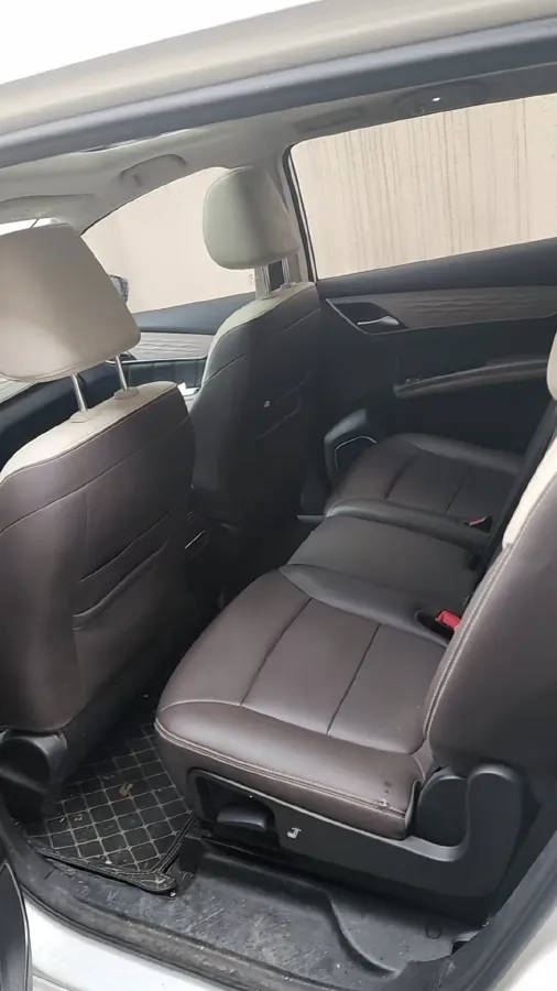 2022 Roewe RX5 MAX 2.0T 231HP L4 8AT,autocango,china used car exporter,china ev exporter,chinese used car exporter,chinese used ev exporter