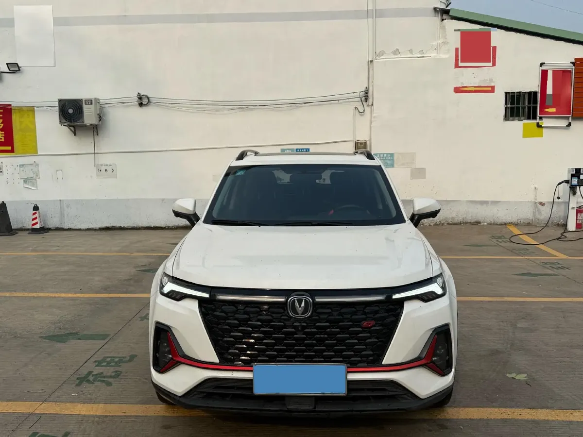 2022 ChangAn CS35 Plus 1.4T 160HP L4 7DCT,autocango,china used car exporter,china ev exporter,chinese used car exporter,chinese used ev exporter