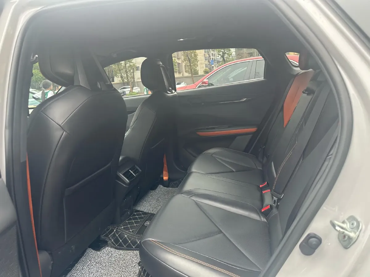 2022 ChangAn UNI-V 1.5T 188HP L4 7DCT,autocango,china used car exporter,china ev exporter,chinese used car exporter,chinese used ev exporter