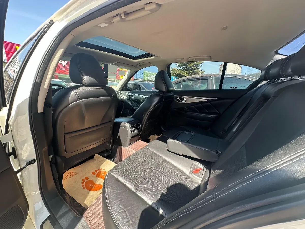 2018 Jeep Grand Commander 2.0T 265HP L4 9AT,autocango,china used car exporter,china ev exporter,chinese used car exporter,chinese used ev exporter