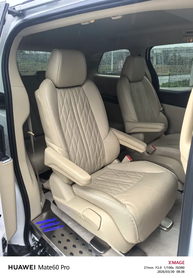 2023 Buick GL8 2.0T 237HP L4 9AT,autocango,china used car exporter,china ev exporter,chinese used car exporter,chinese used ev exporter