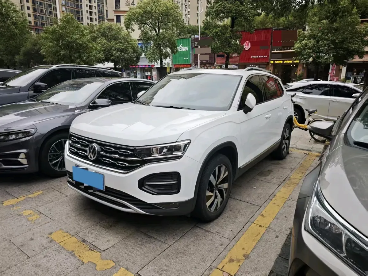 2019 Jeep Cherokee 2.0T 234HP L4 9AT,autocango,china used car exporter,china ev exporter,chinese used car exporter,chinese used ev exporter