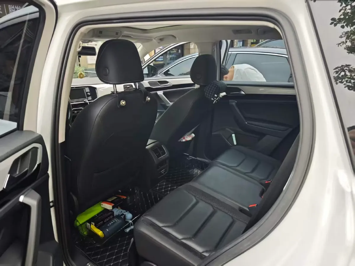 2019 Jeep Cherokee 2.0T 234HP L4 9AT,autocango,china used car exporter,china ev exporter,chinese used car exporter,chinese used ev exporter