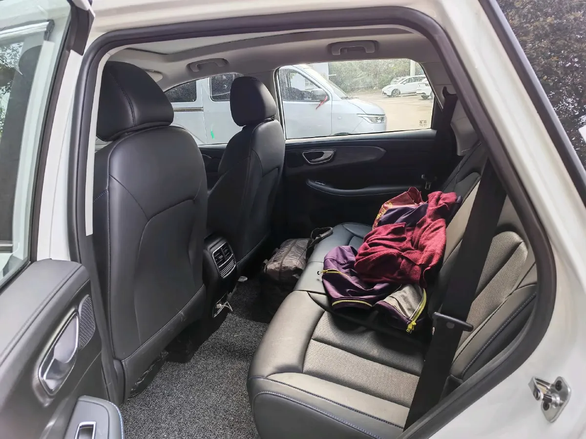 2025 Roewe RX5 1.5T 181HP L4 7DCT,autocango,china used car exporter,china ev exporter,chinese used car exporter,chinese used ev exporter