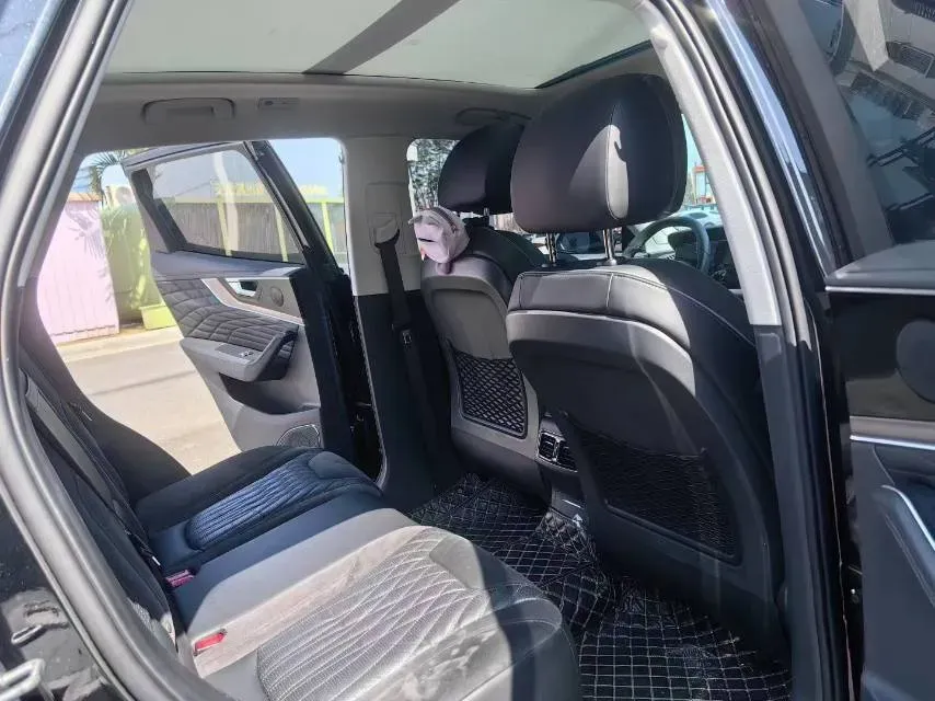 2022 HongQi HS5 2.0T 224HP L4 6AT,autocango,china used car exporter,china ev exporter,chinese used car exporter,chinese used ev exporter