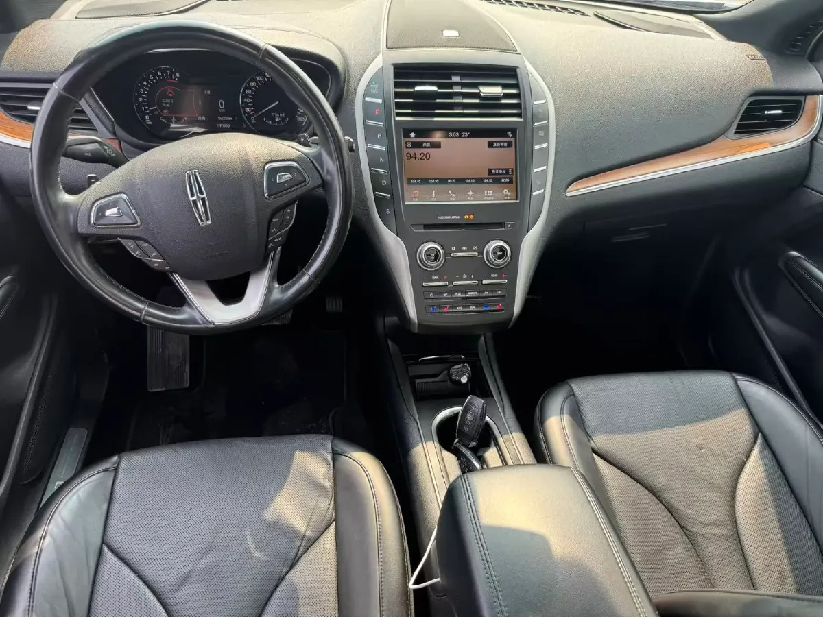 2017 Lincoln MKC 2.0T 203HP L4 6AT,autocango,china used car exporter,china ev exporter,chinese used car exporter,chinese used ev exporter