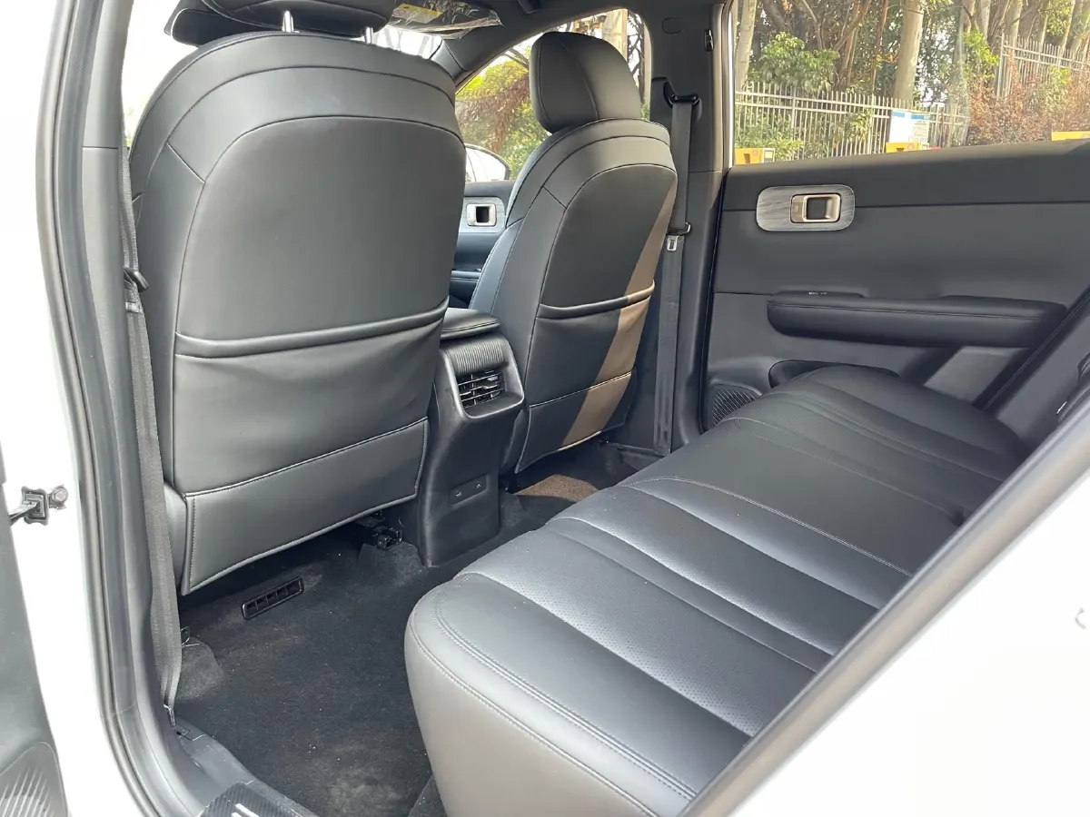 2024 WuLing XingGuangS 1.5L 106HP L4 E-CVT PHEV 20.5KWH,autocango,china used car exporter,china ev exporter,chinese used car exporter,chinese used ev exporter