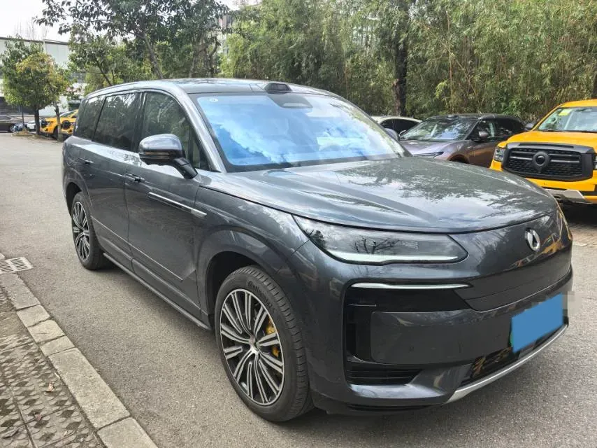 2025 Denza DenzaN9 2.0T 207HP L4 E-CVT PHEV,autocango,china used car exporter,china ev exporter,chinese used car exporter,chinese used ev exporter