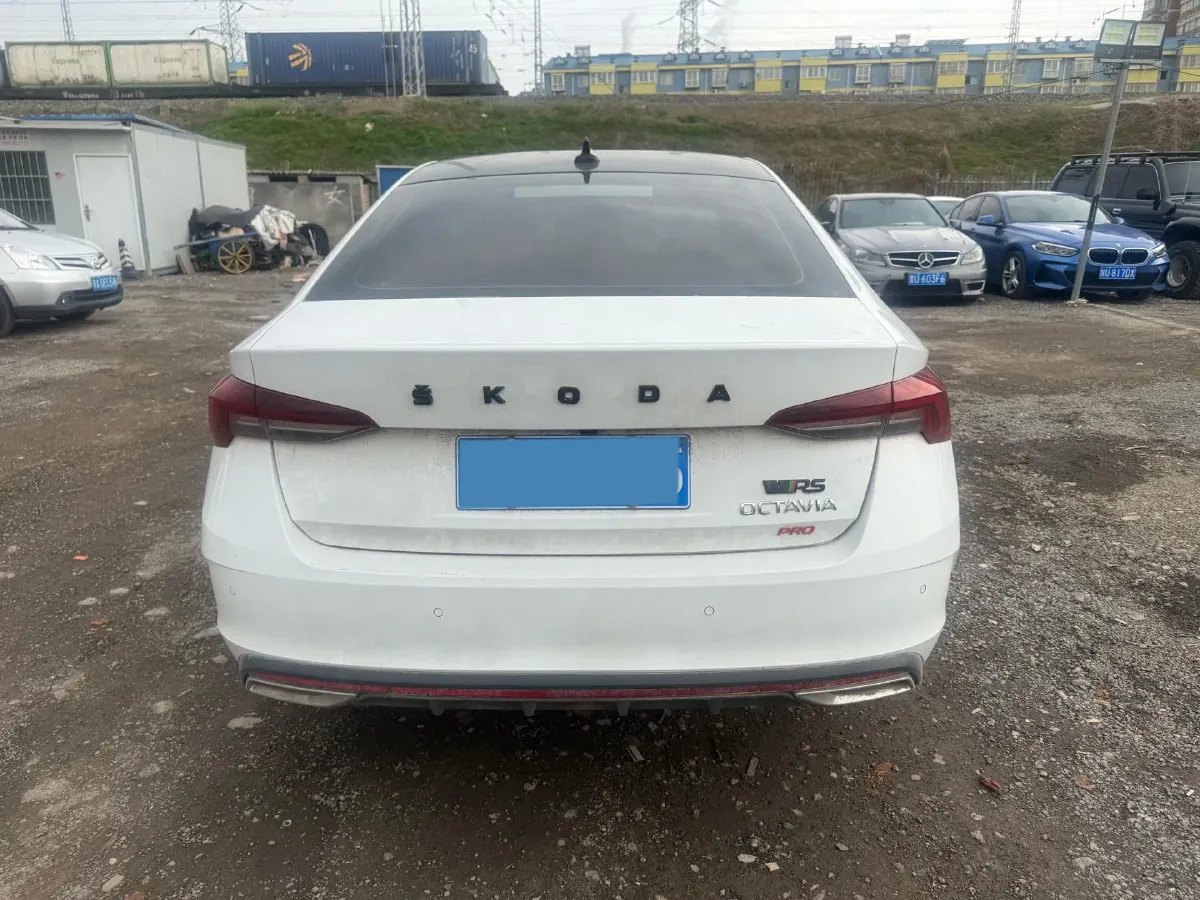 2022 Skoda Octavia 1.4T 150HP L4 7DCT,autocango,china used car exporter,china ev exporter,chinese used car exporter,chinese used ev exporter