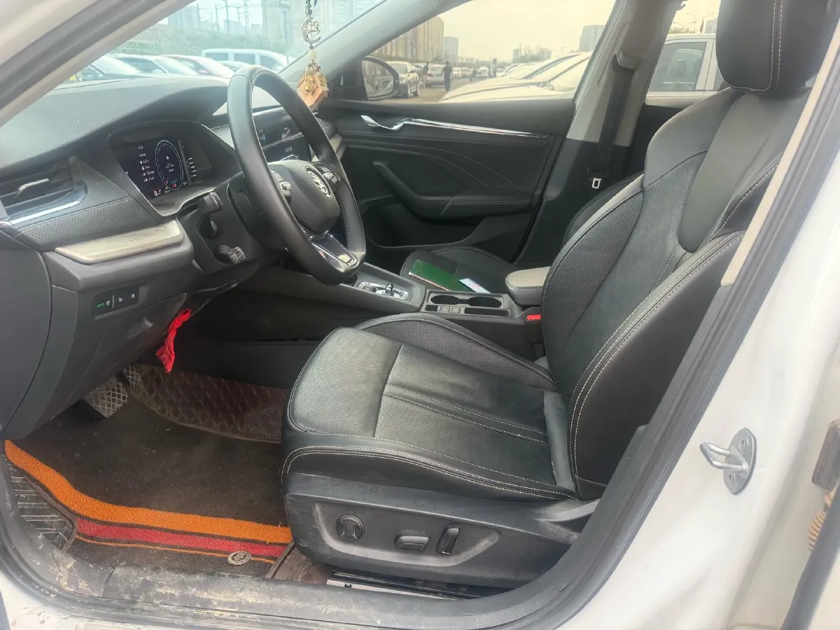 2022 Skoda Octavia 1.4T 150HP L4 7DCT,autocango,china used car exporter,china ev exporter,chinese used car exporter,chinese used ev exporter