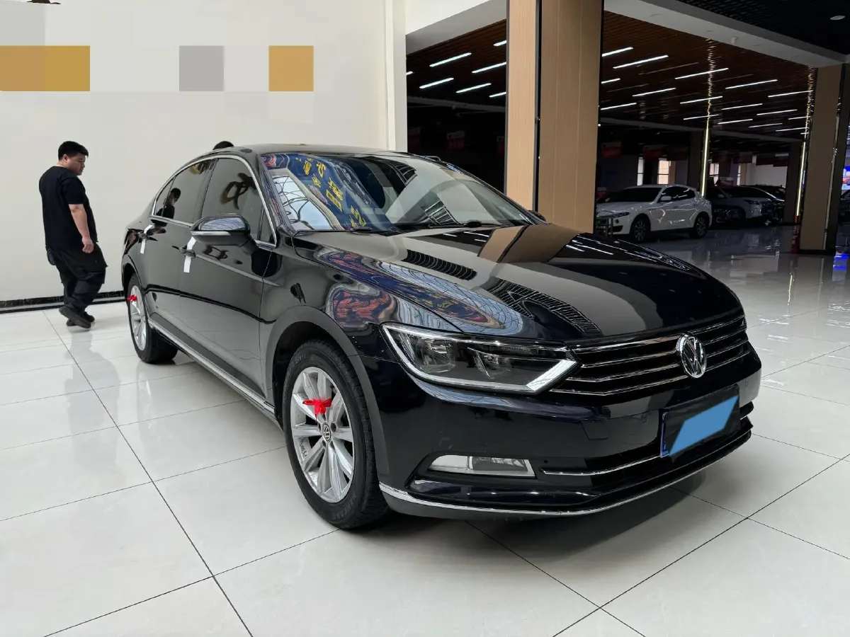 2018 Volkswagen Magotan 1.8T 180HP L4 7DCT,autocango,china used car exporter,china ev exporter,chinese used car exporter,chinese used ev exporter