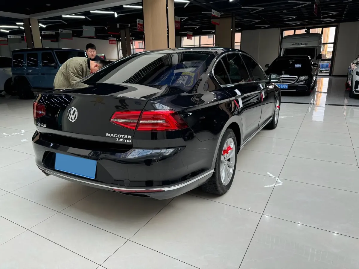 2018 Volkswagen Magotan 1.8T 180HP L4 7DCT,autocango,china used car exporter,china ev exporter,chinese used car exporter,chinese used ev exporter